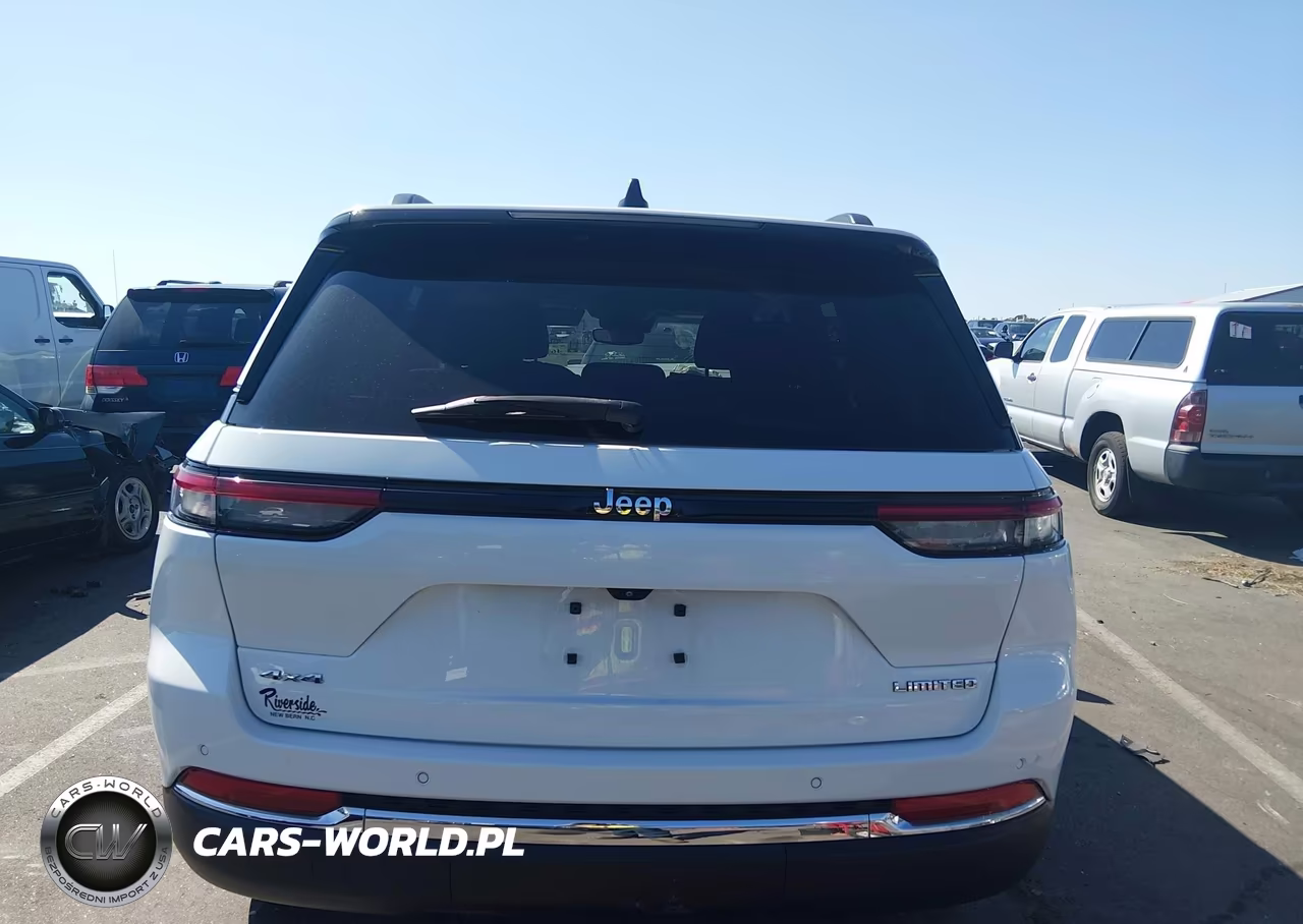 2023 Jeep Grand Cherokee Limited 4X4 VIN:1C4RJHBG8PC562766 - 16