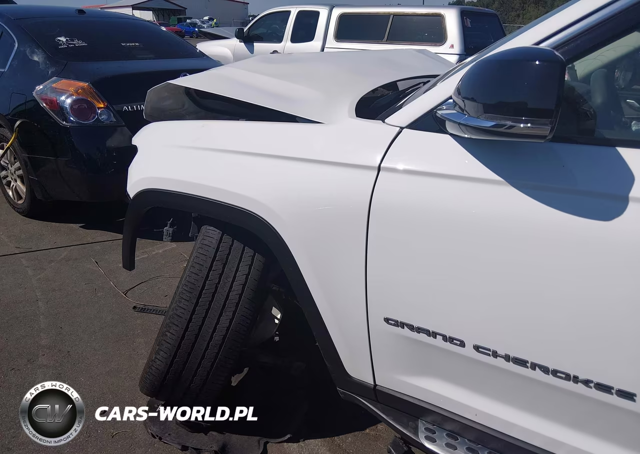2023 Jeep Grand Cherokee Limited 4X4 VIN:1C4RJHBG8PC562766 - 19