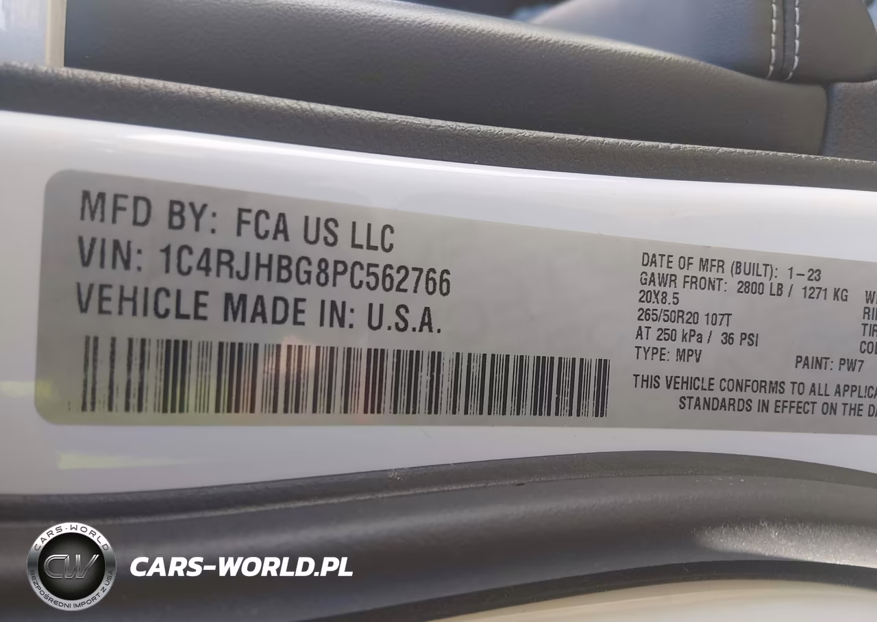 2023 Jeep Grand Cherokee Limited 4X4 VIN:1C4RJHBG8PC562766 - 9