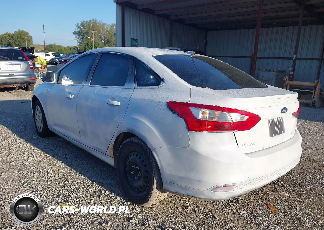 2013 Ford Focus Se VIN:1FADP3F22DL328098 - 3