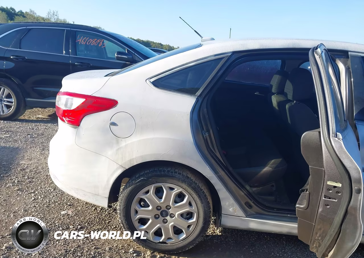2013 Ford Focus Se VIN:1FADP3F22DL328098 - 8