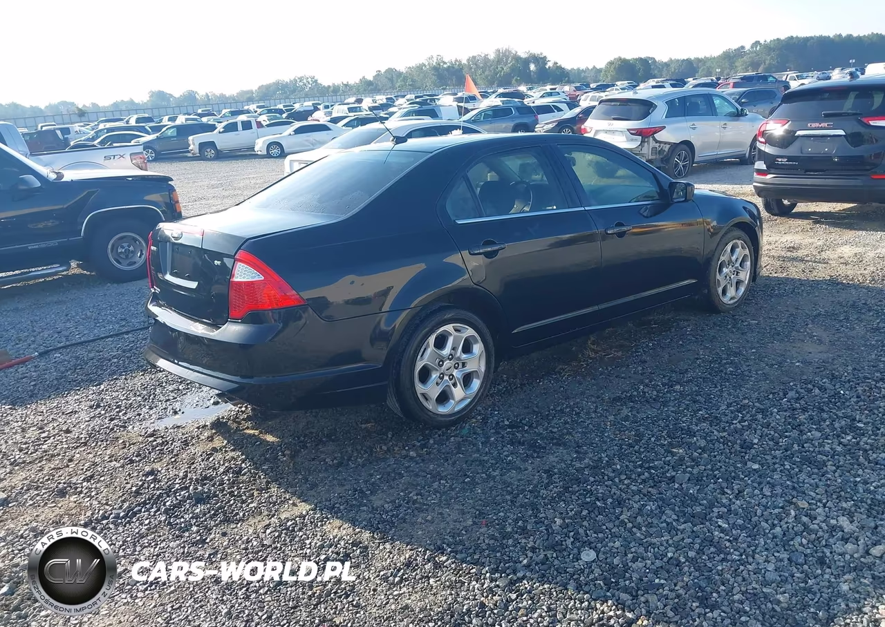 2011 Ford Fusion Se VIN:3FAHP0HA2BR125649 - 4