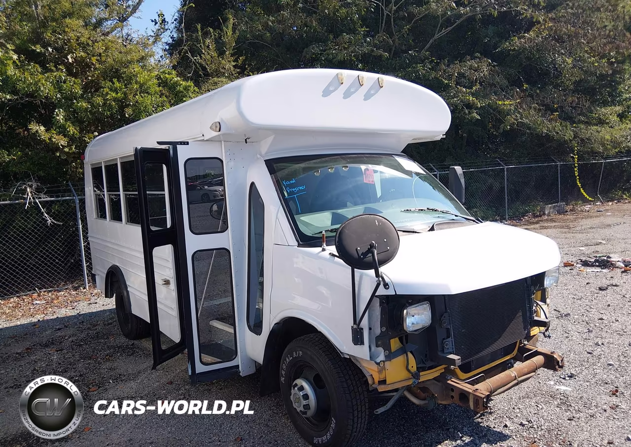 2005 Chevrolet Express Cutaway VIN:1GBHG31U951105885 - 16