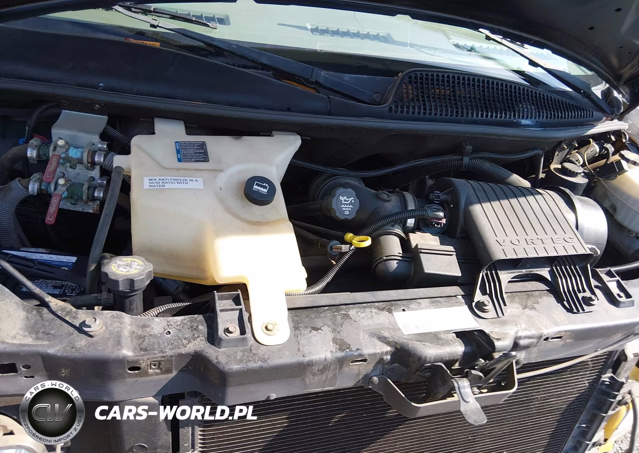 2005 Chevrolet Express Cutaway VIN:1GBHG31U951105885 - 9