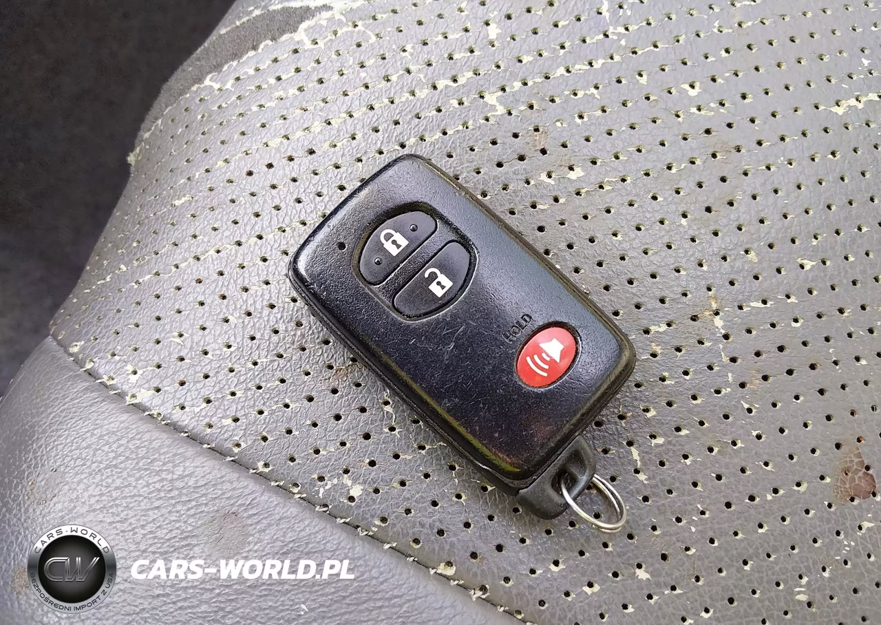 2012 Toyota Prius Two VIN:JTDKN3DU9C1559828 - 11