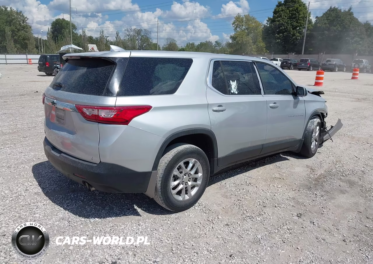2018 Chevrolet Traverse Ls VIN:1GNERFKW0JJ128032 - 4