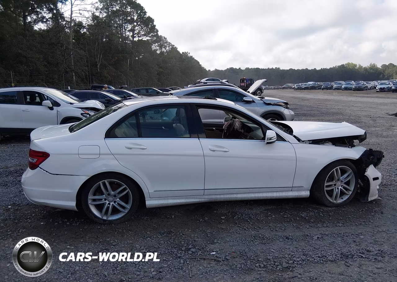 2013 Mercedes-Benz C 250 Sport VIN:WDDGF4HB7DA854130 - 12