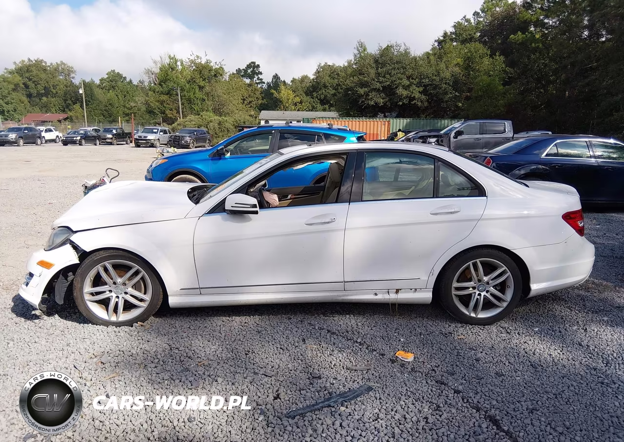 2013 Mercedes-Benz C 250 Sport VIN:WDDGF4HB7DA854130 - 13