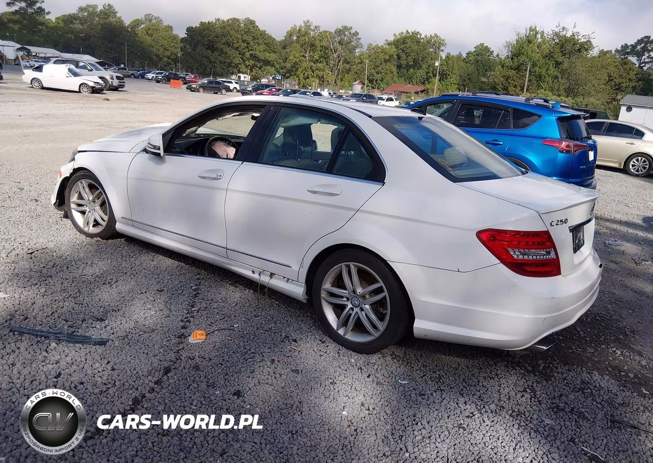 2013 Mercedes-Benz C 250 Sport VIN:WDDGF4HB7DA854130 - 3