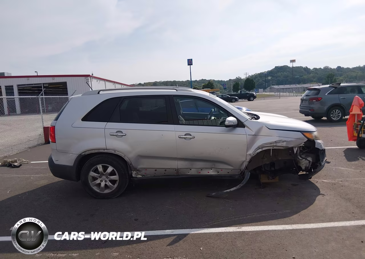2011 Kia Sorento Lx VIN:5XYKT3A17BG155568 - 12