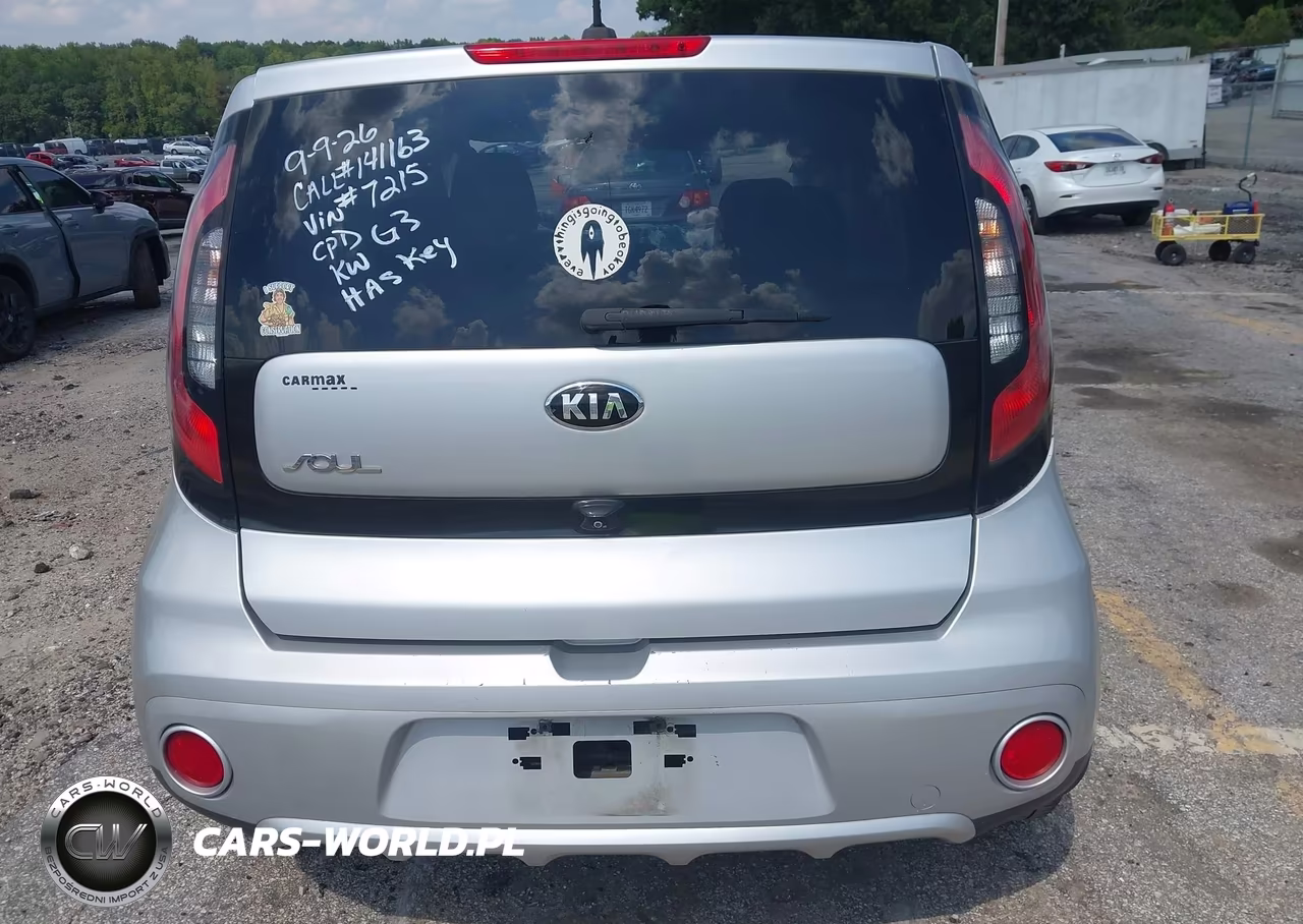 2018 Kia Soul + VIN:KNDJP3A59J7567215 - 16