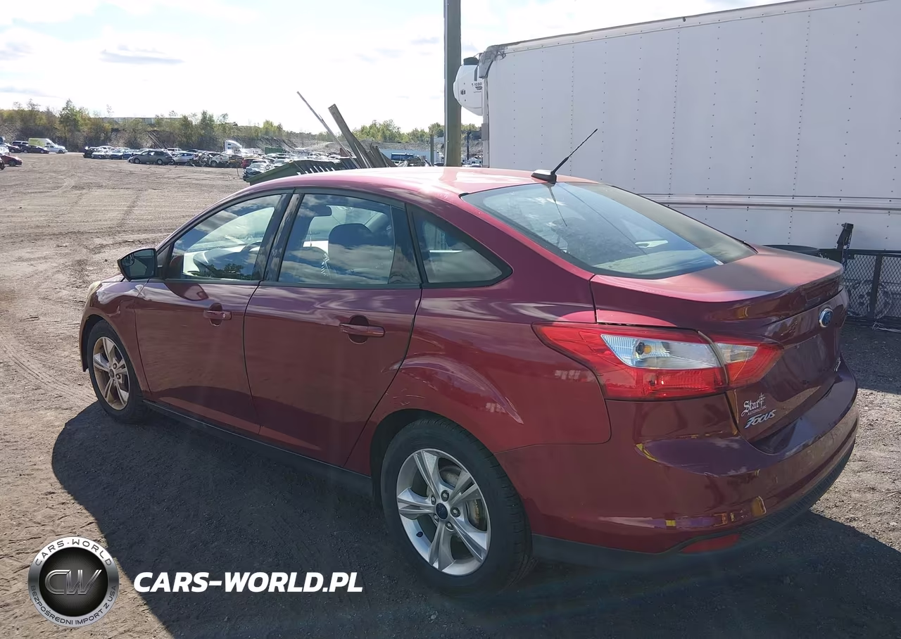 2014 Ford Focus Se VIN:1FADP3F29EL324681 - 3