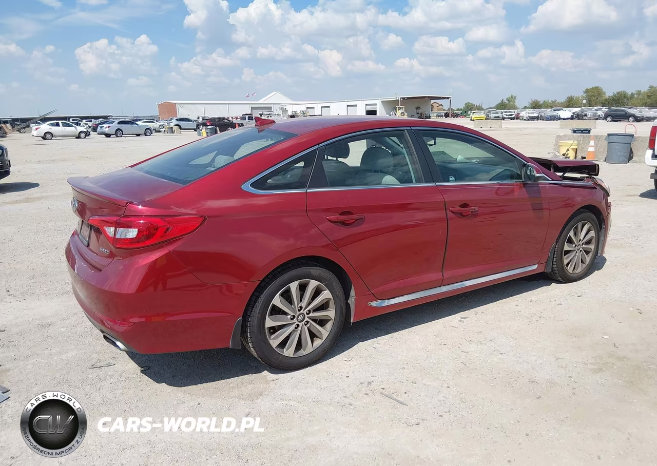2015 Hyundai Sonata Sport VIN:5NPE34AF6FH210850 - 4