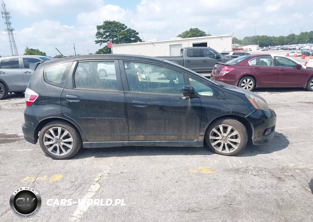 2012 Honda Fit Sport VIN:JHMGE8H58CC024529 - 13