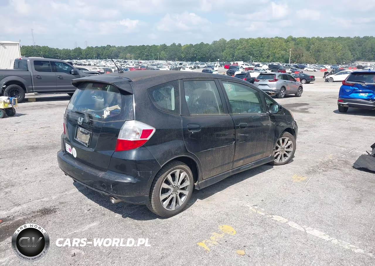 2012 Honda Fit Sport VIN:JHMGE8H58CC024529 - 4