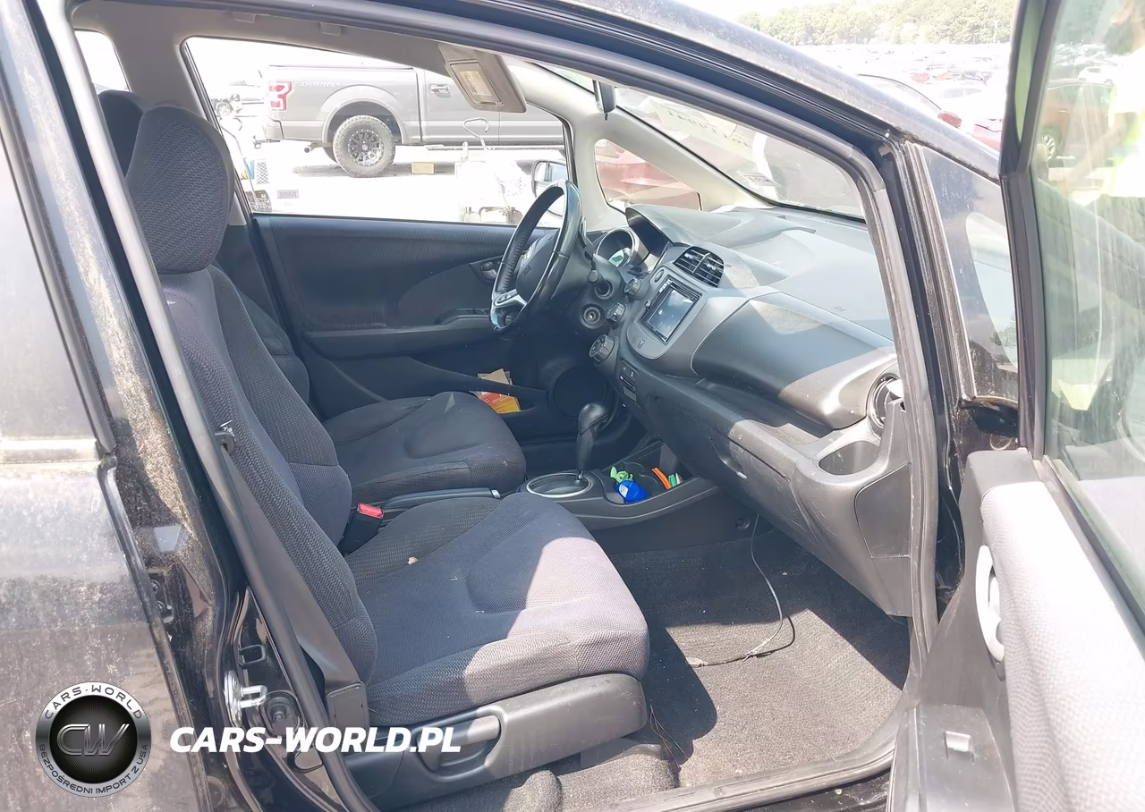 2012 Honda Fit Sport VIN:JHMGE8H58CC024529 - 5