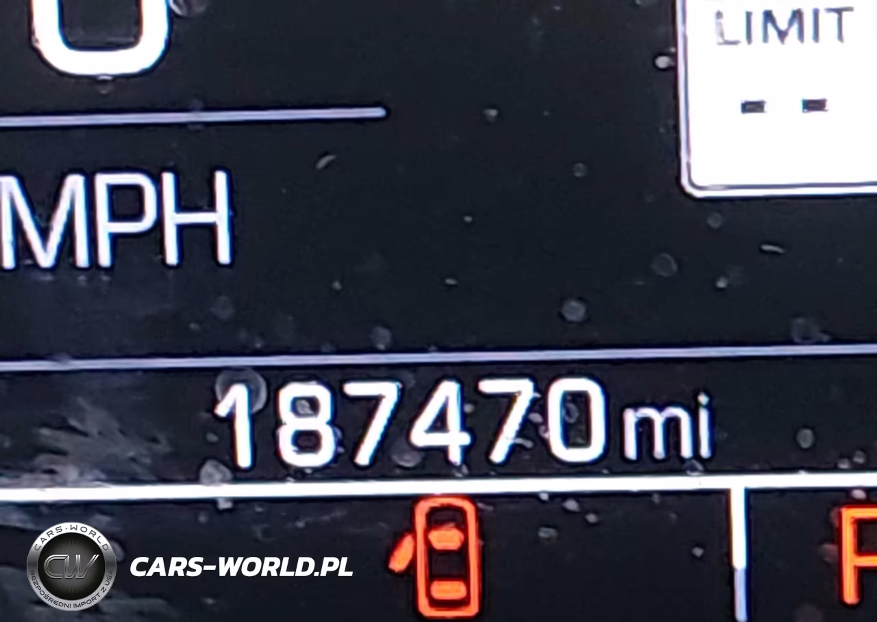 2018 Chevrolet Tahoe Lt VIN:1GNSKBKCXJR355753 - 15