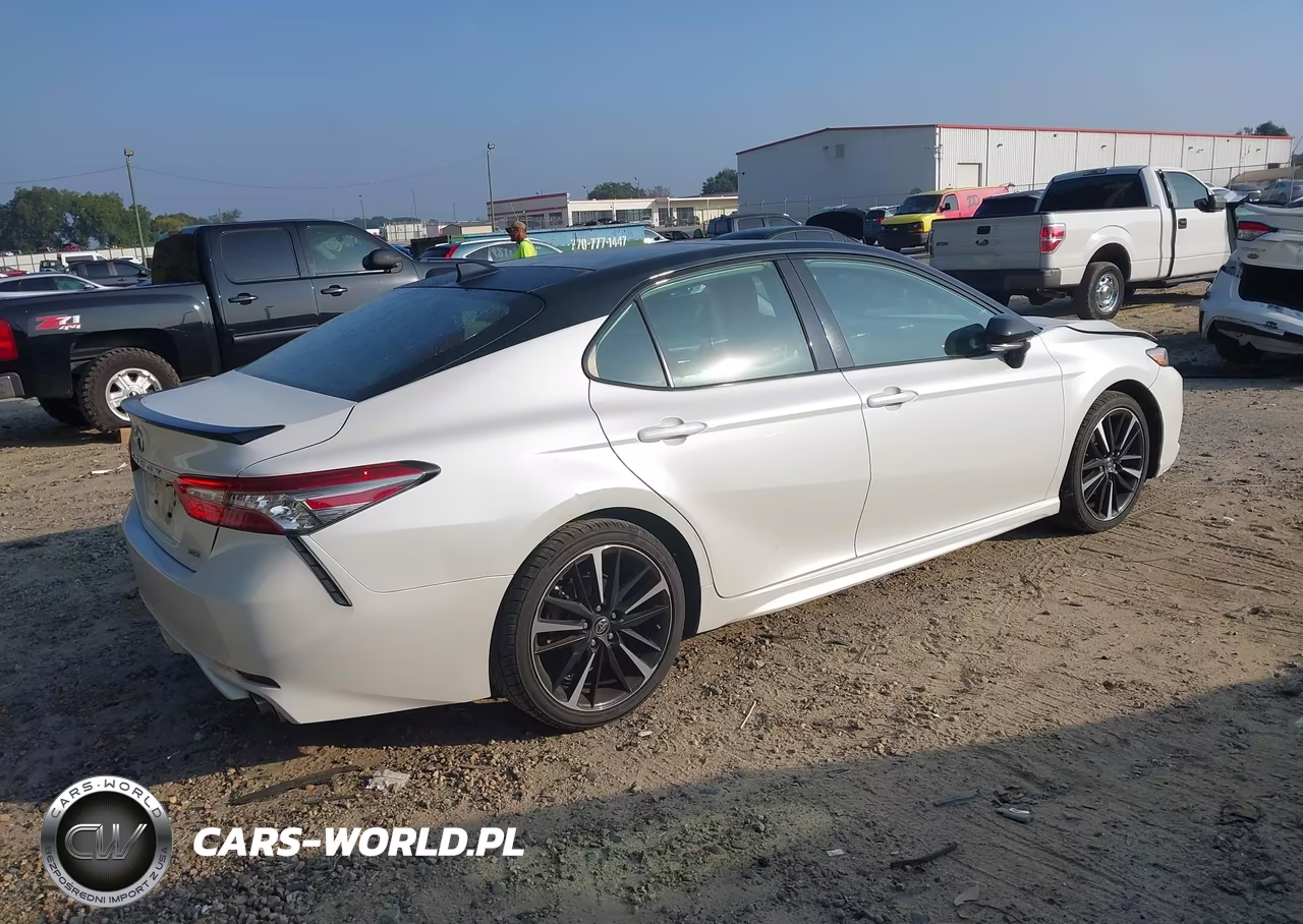 2019 Toyota Camry Xse VIN:4T1B61HK7KU276928 - 4