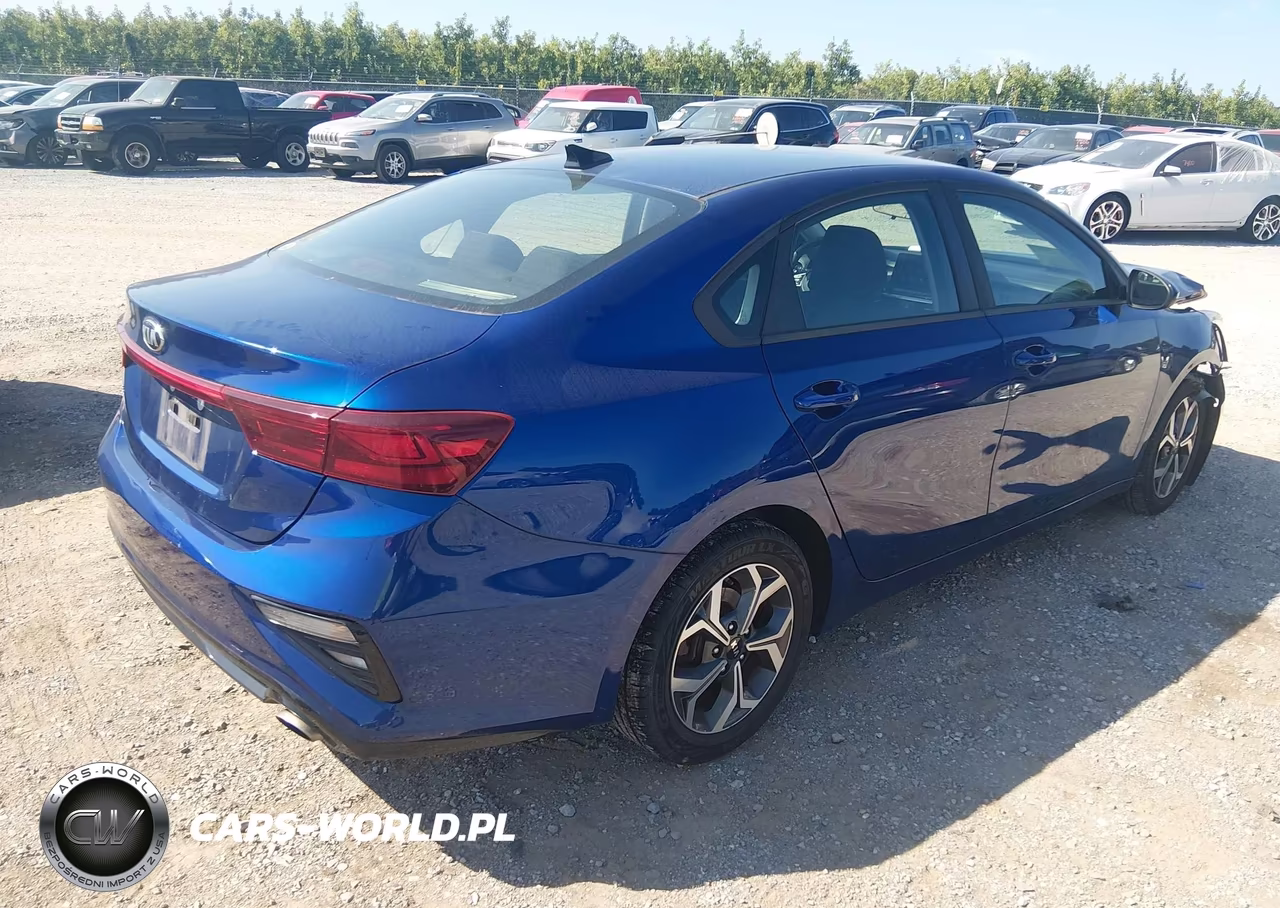 2019 Kia Forte Lxs VIN:3KPF24AD9KE060561 - 4