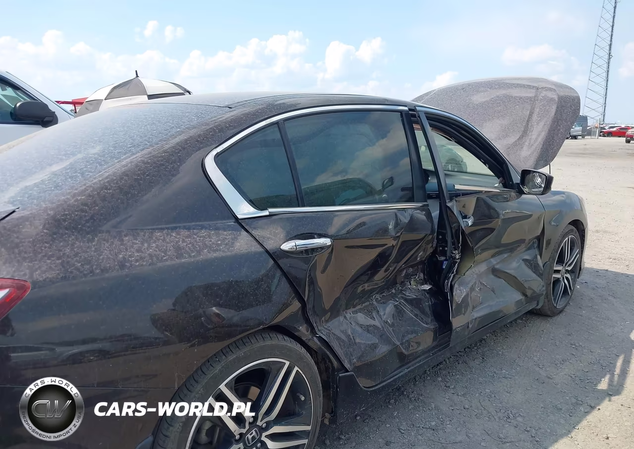 2016 Honda Accord Sport VIN:1HGCR2F57GA119705 - 18