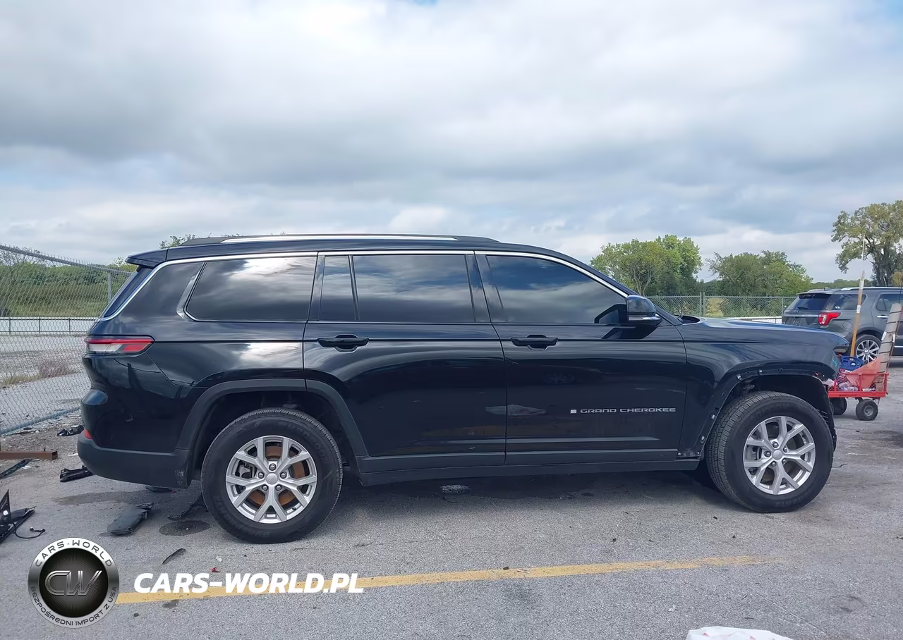 2023 Jeep Grand Cherokee L Limited 4X4 VIN:1C4RJKBGXP8830040 - 13