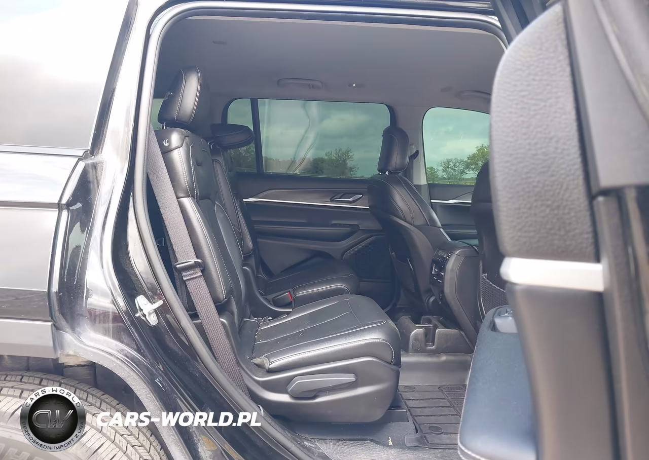 2023 Jeep Grand Cherokee L Limited 4X4 VIN:1C4RJKBGXP8830040 - 8