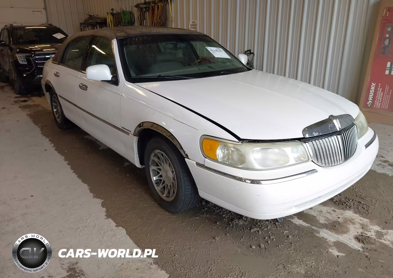 2002 Lincoln Town Car Signature