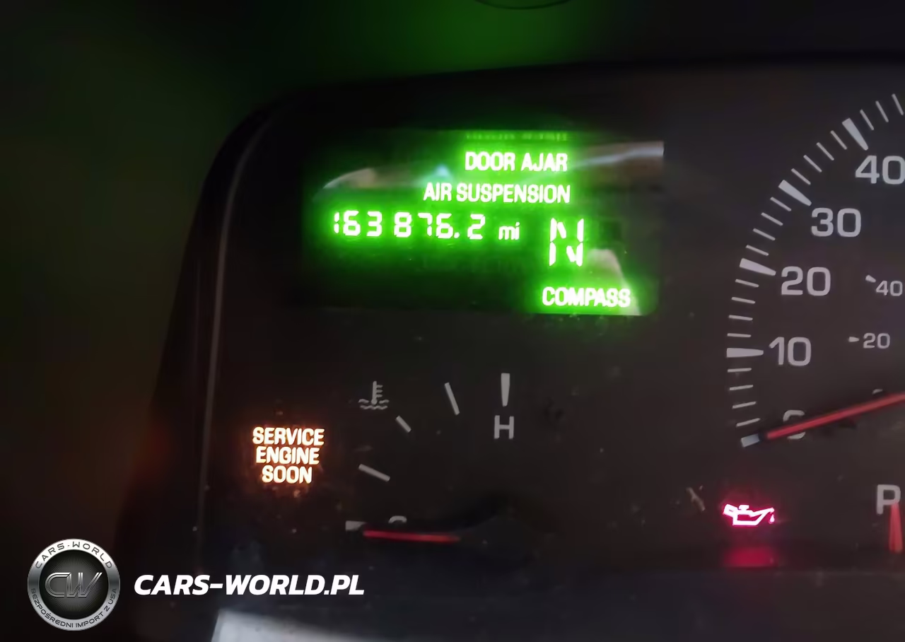 2002 Lincoln Town Car Signature VIN:1LNHM82W32Y604794 - 7