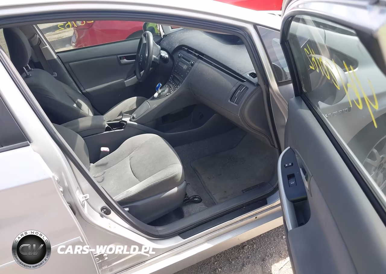 2011 Toyota Prius Two VIN:JTDKN3DU9B5345915 - 5