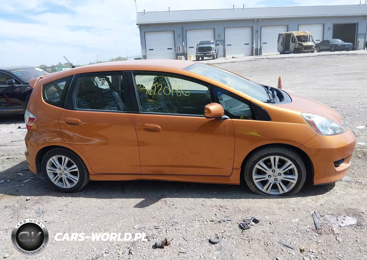 2010 Honda Fit Sport VIN:JHMGE8H48AS013590 - 13