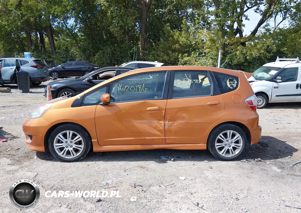 2010 Honda Fit Sport VIN:JHMGE8H48AS013590 - 14