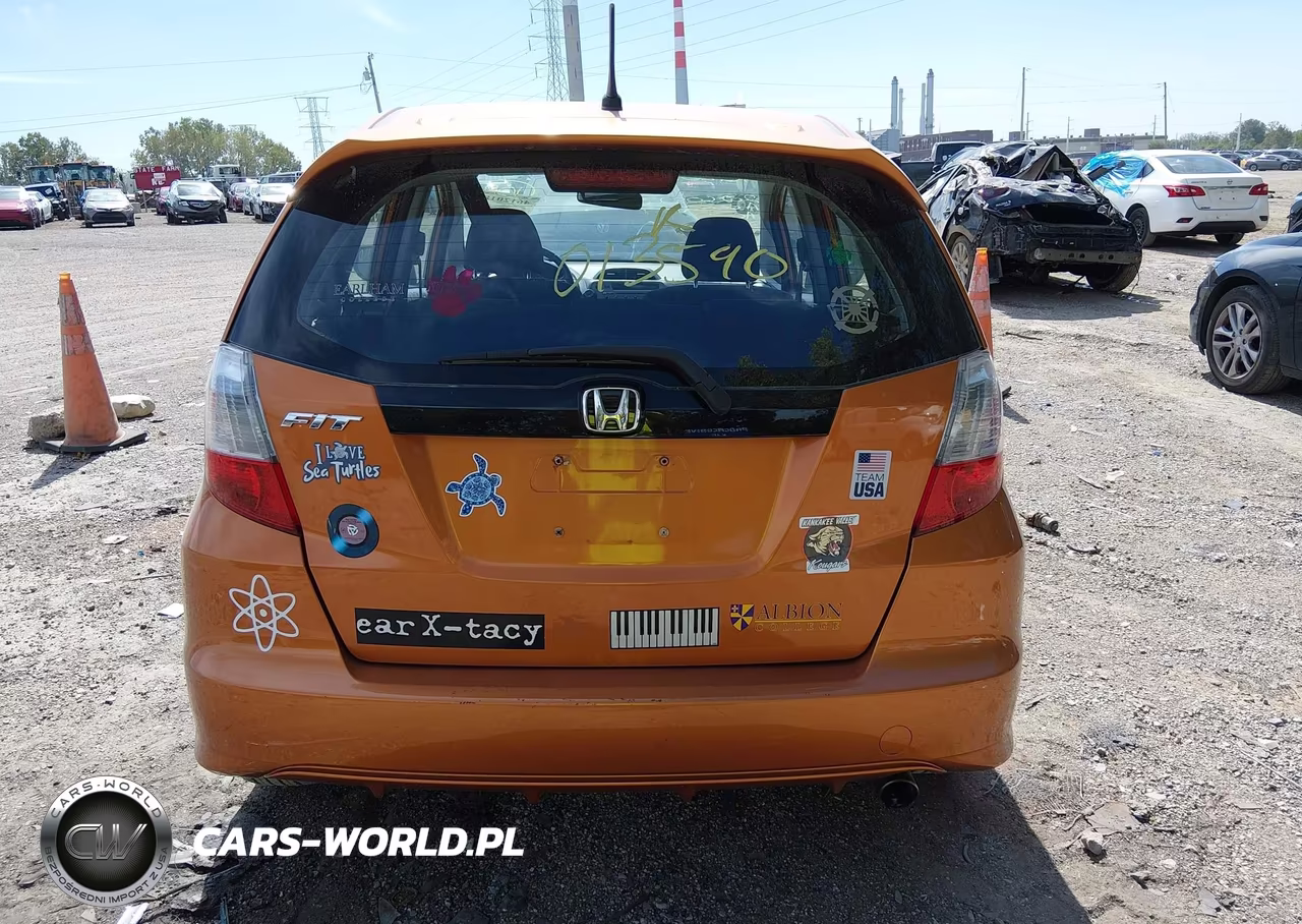 2010 Honda Fit Sport VIN:JHMGE8H48AS013590 - 16