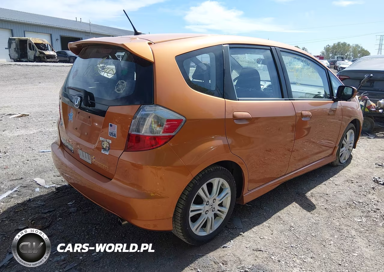 2010 Honda Fit Sport VIN:JHMGE8H48AS013590 - 4