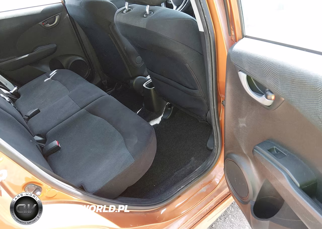 2010 Honda Fit Sport VIN:JHMGE8H48AS013590 - 8