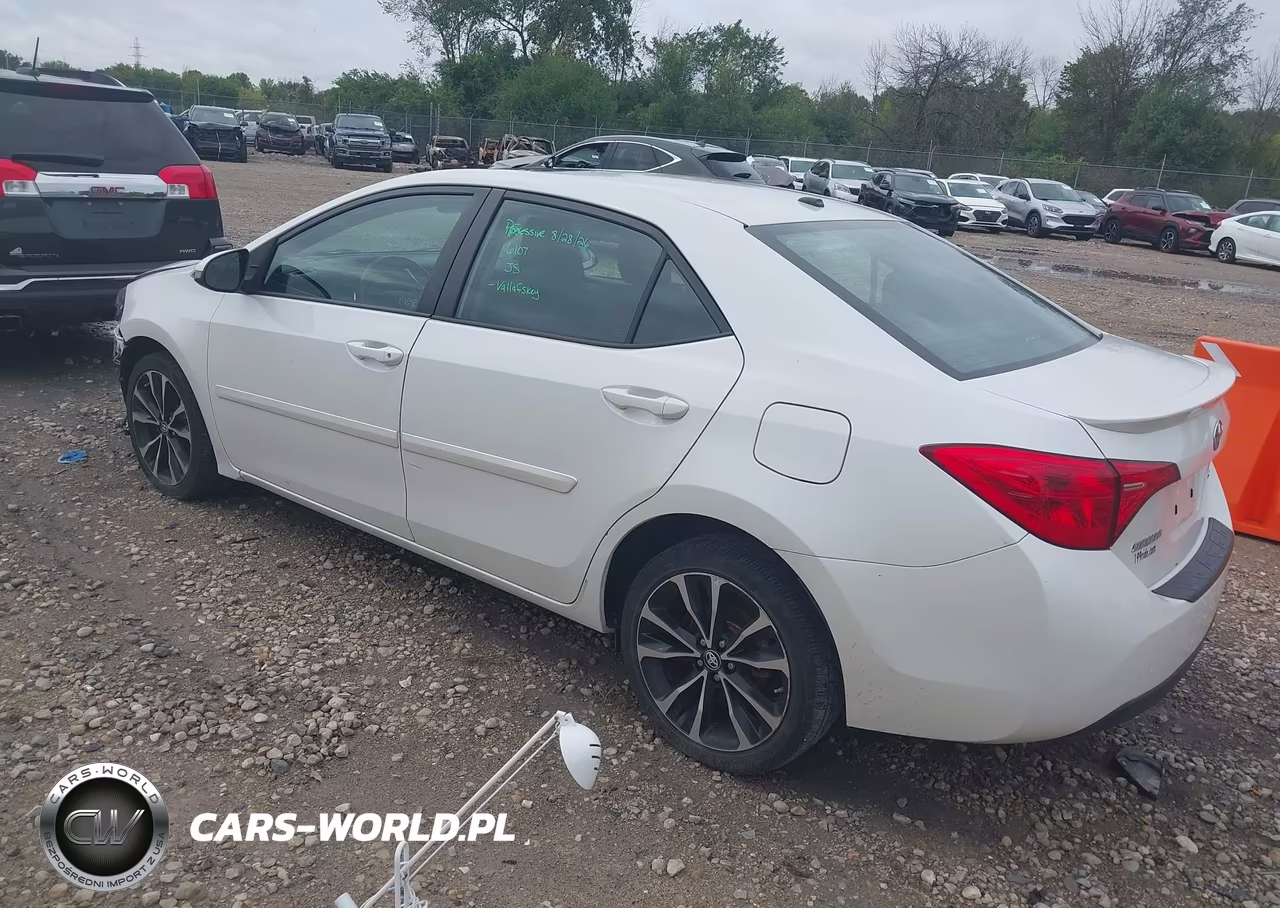 2017 Toyota Corolla Se VIN:5YFBURHE8HP609226 - 3