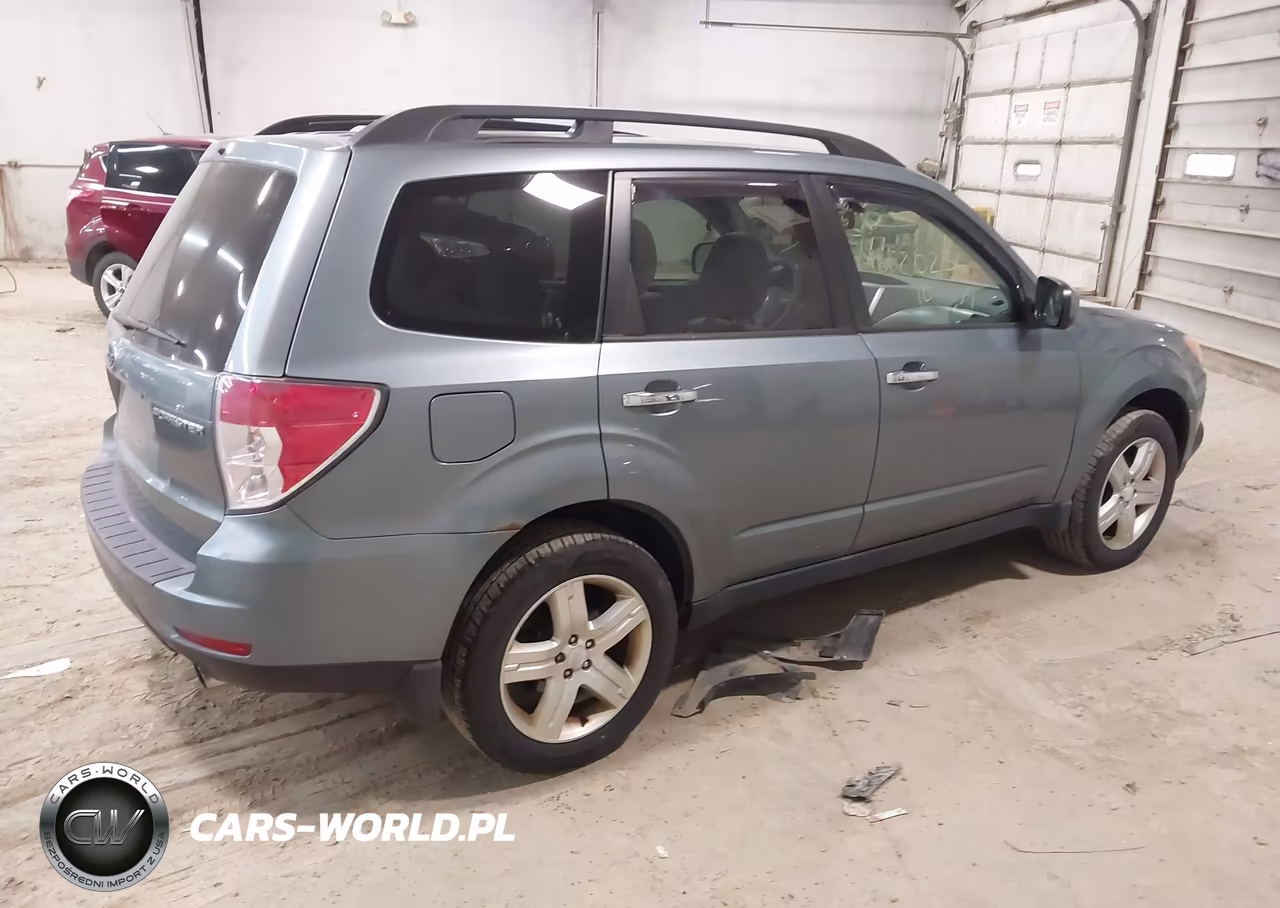 2010 Subaru Forester 2.5X Premium VIN:JF2SH6CC0AH745068 - 4
