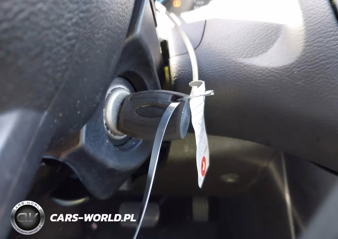 2018 Ford Focus Se VIN:1FADP3K2XJL207837 - 11