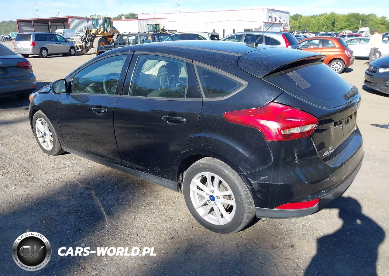 2018 Ford Focus Se VIN:1FADP3K2XJL207837 - 3