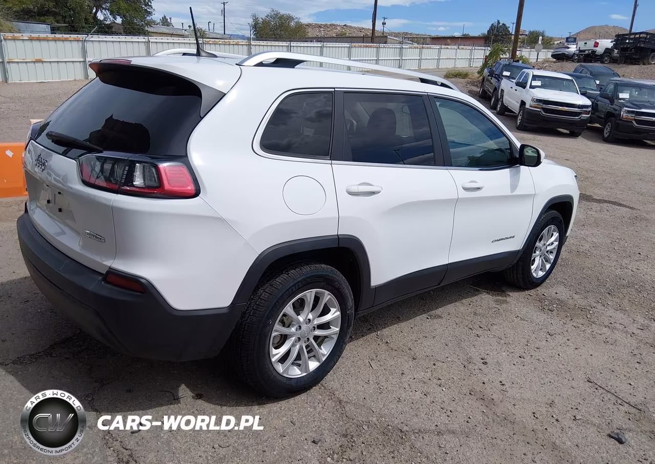 2019 Jeep Cherokee Latitude 4X4 VIN:1C4PJMCB1KD429918 - 4