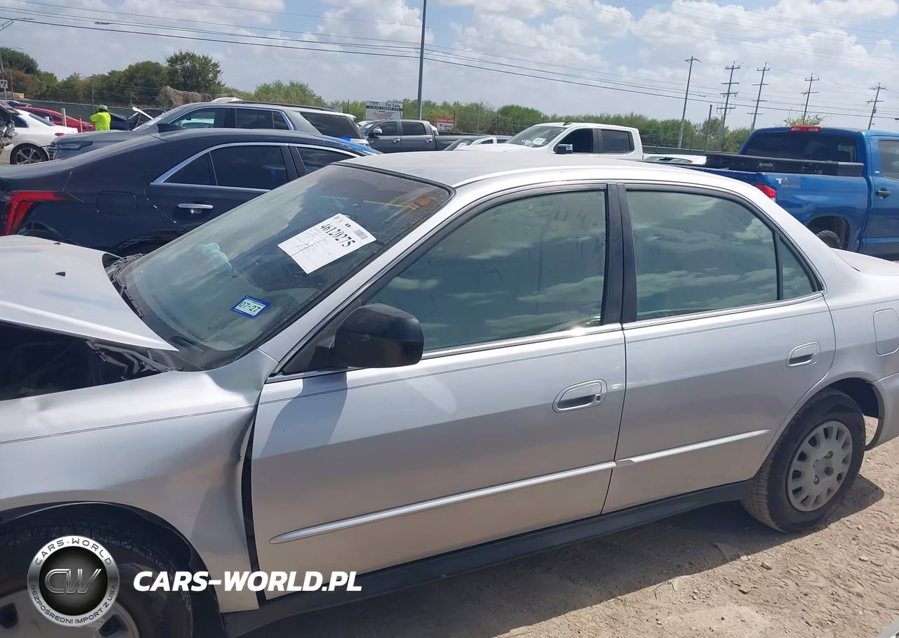 2001 Honda Accord Value Package VIN:1HGCF86681A105050 - 15