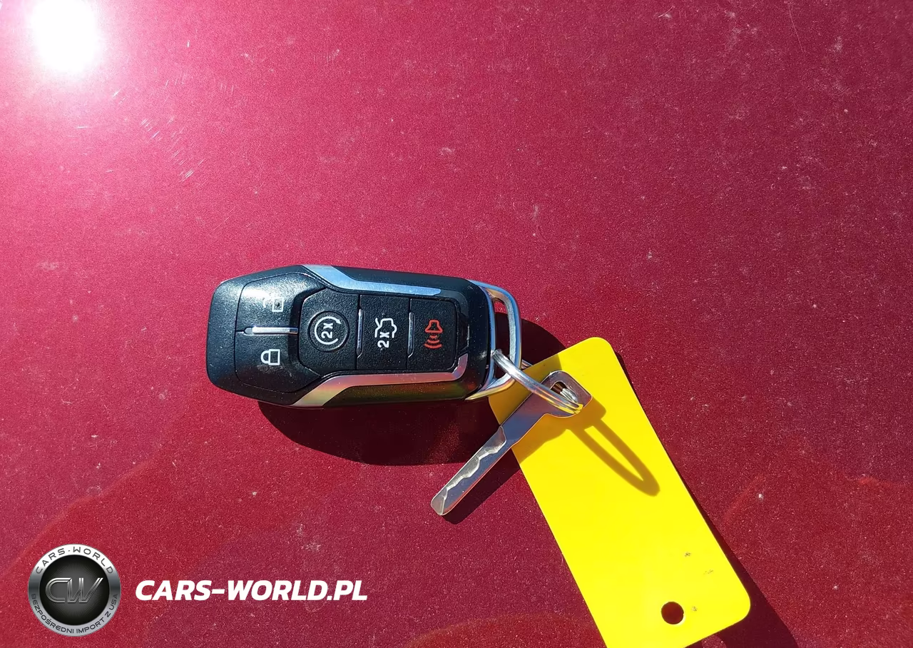 2015 Ford Mustang V6 VIN:1FA6P8AM0F5338439 - 11