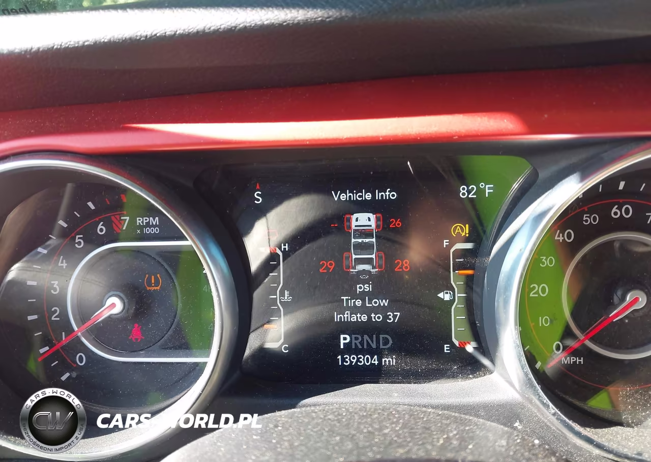 2020 Jeep Wrangler Unlimited Rubicon 4X4 VIN:1C4HJXFG2LW111826 - 7