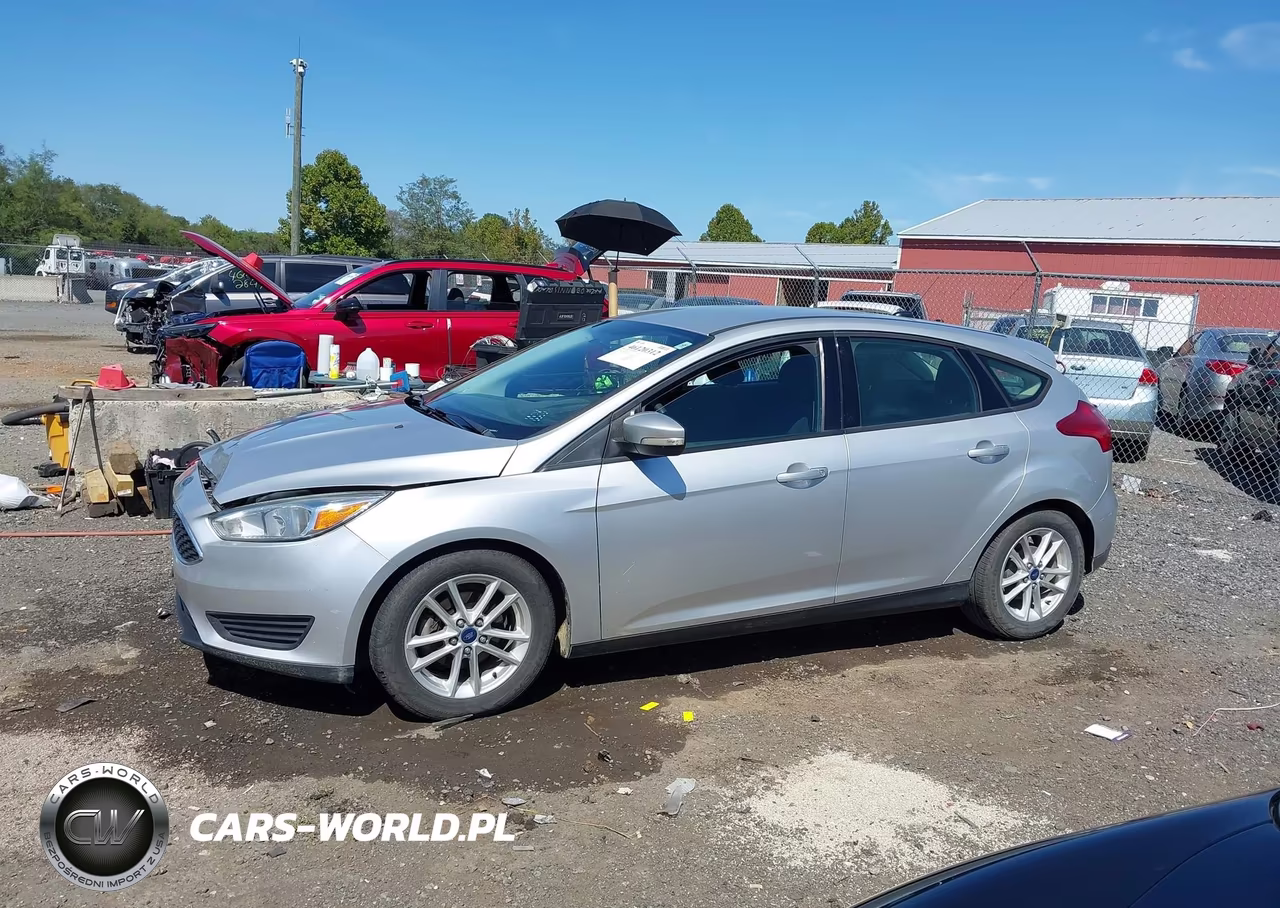 2016 Ford Focus Se VIN:1FADP3K2XGL391590 - 14