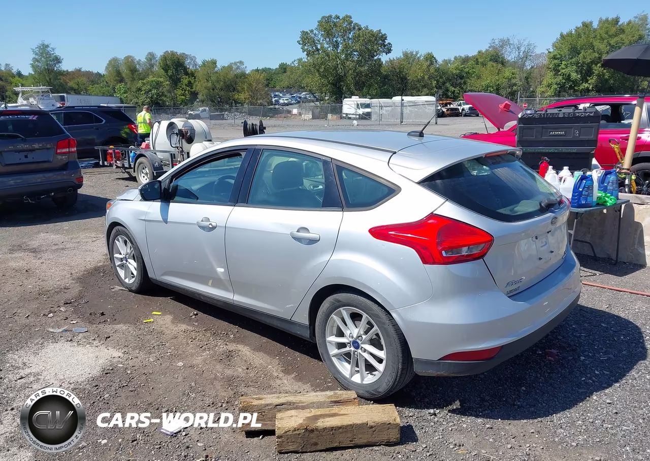 2016 Ford Focus Se VIN:1FADP3K2XGL391590 - 3