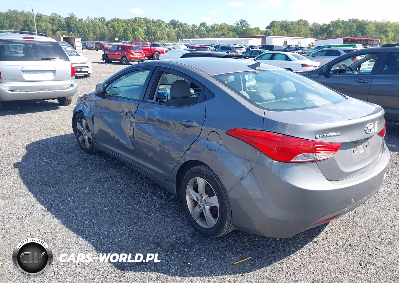2013 Hyundai Elantra Gls VIN:5NPDH4AE8DH316430 - 3