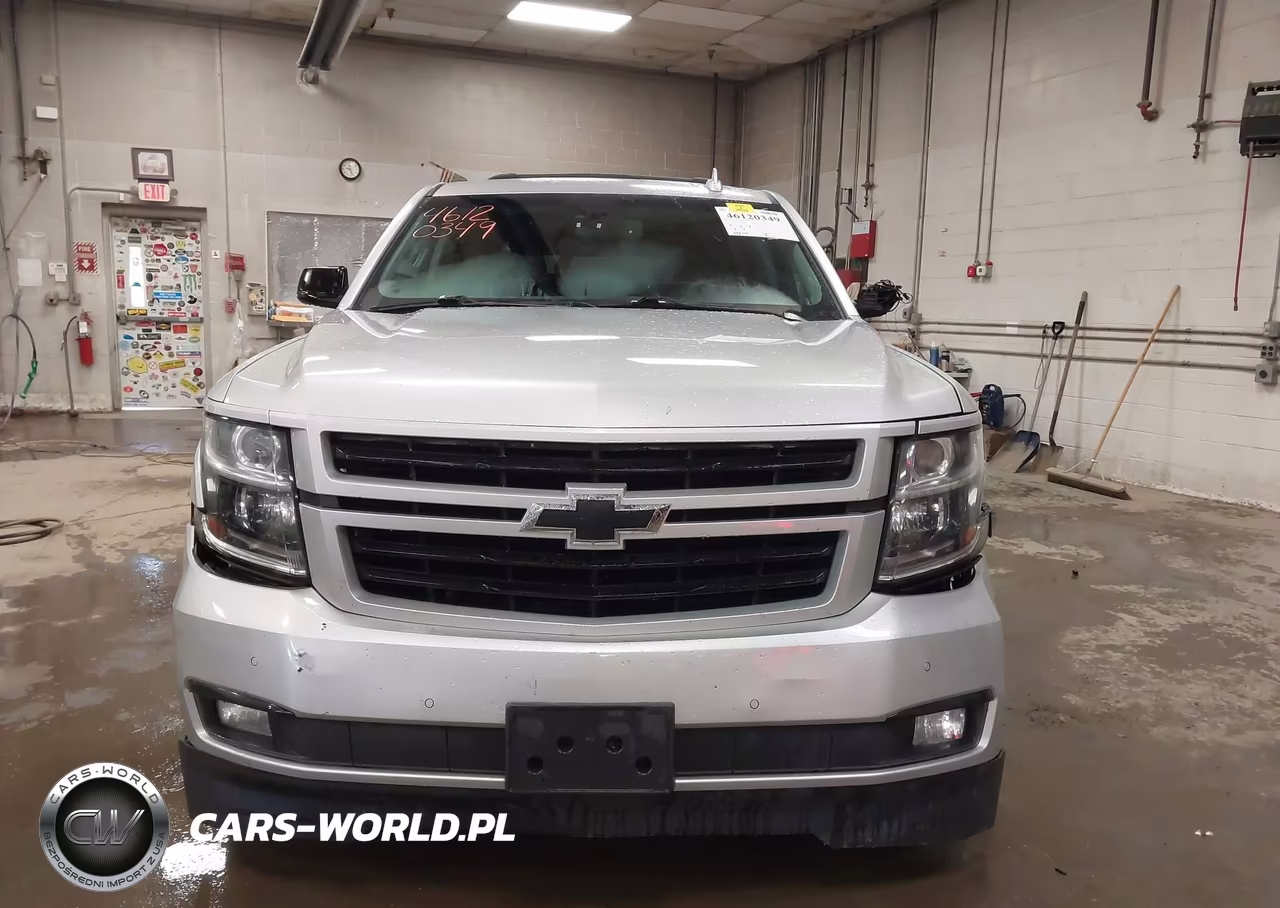 2018 Chevrolet Suburban Premier VIN:1GNSKJKC3JR194432 - 12