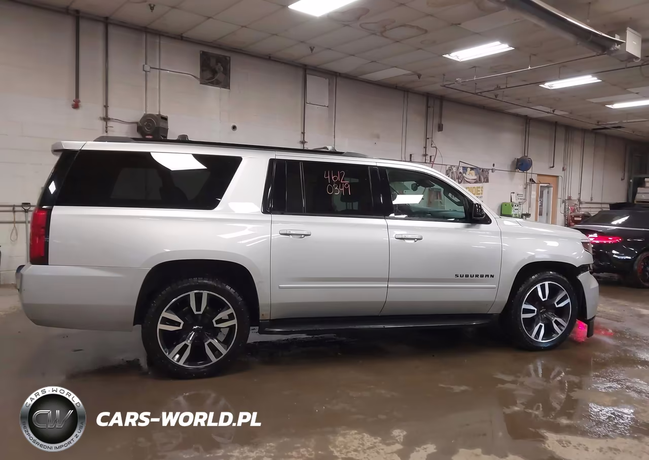 2018 Chevrolet Suburban Premier VIN:1GNSKJKC3JR194432 - 13