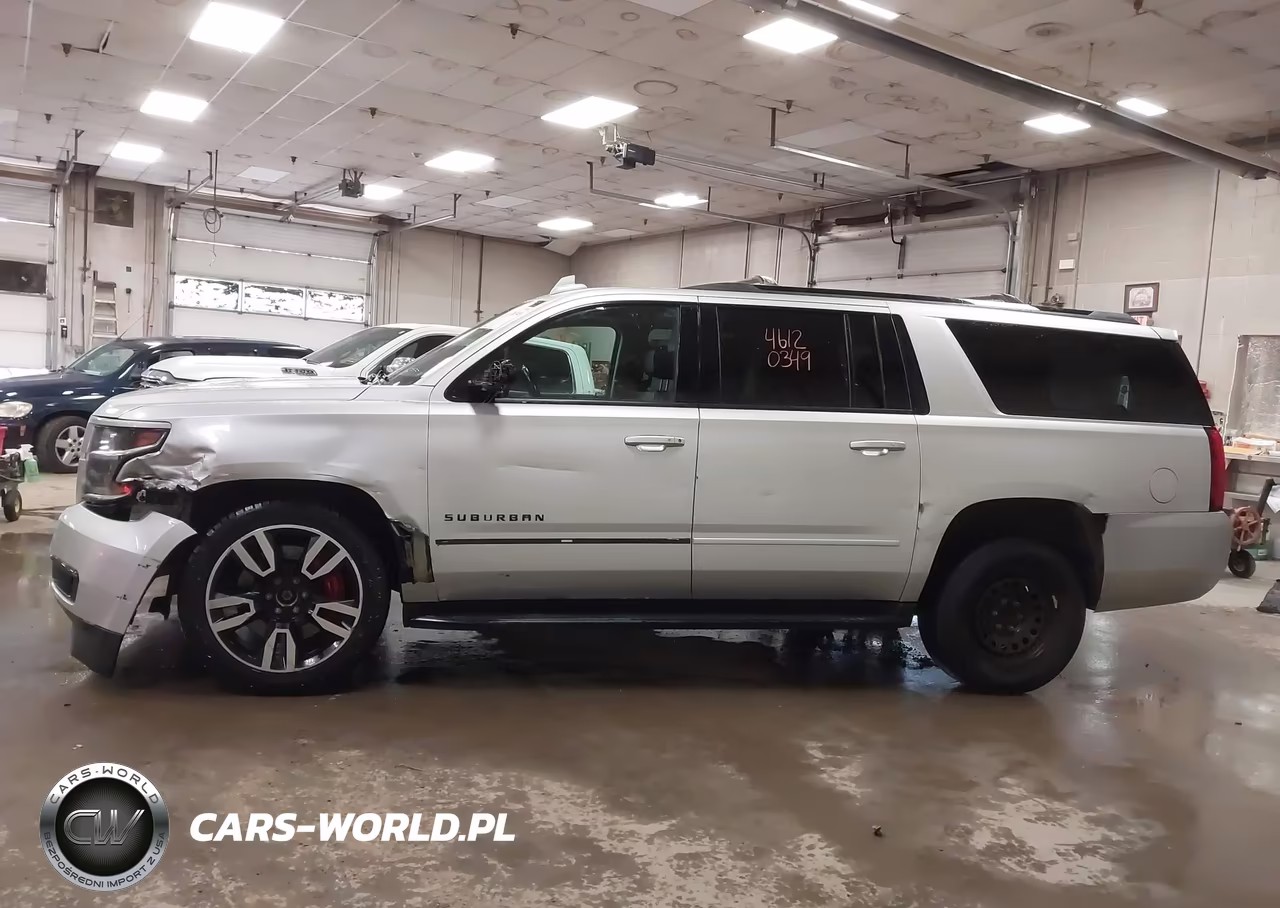 2018 Chevrolet Suburban Premier VIN:1GNSKJKC3JR194432 - 14