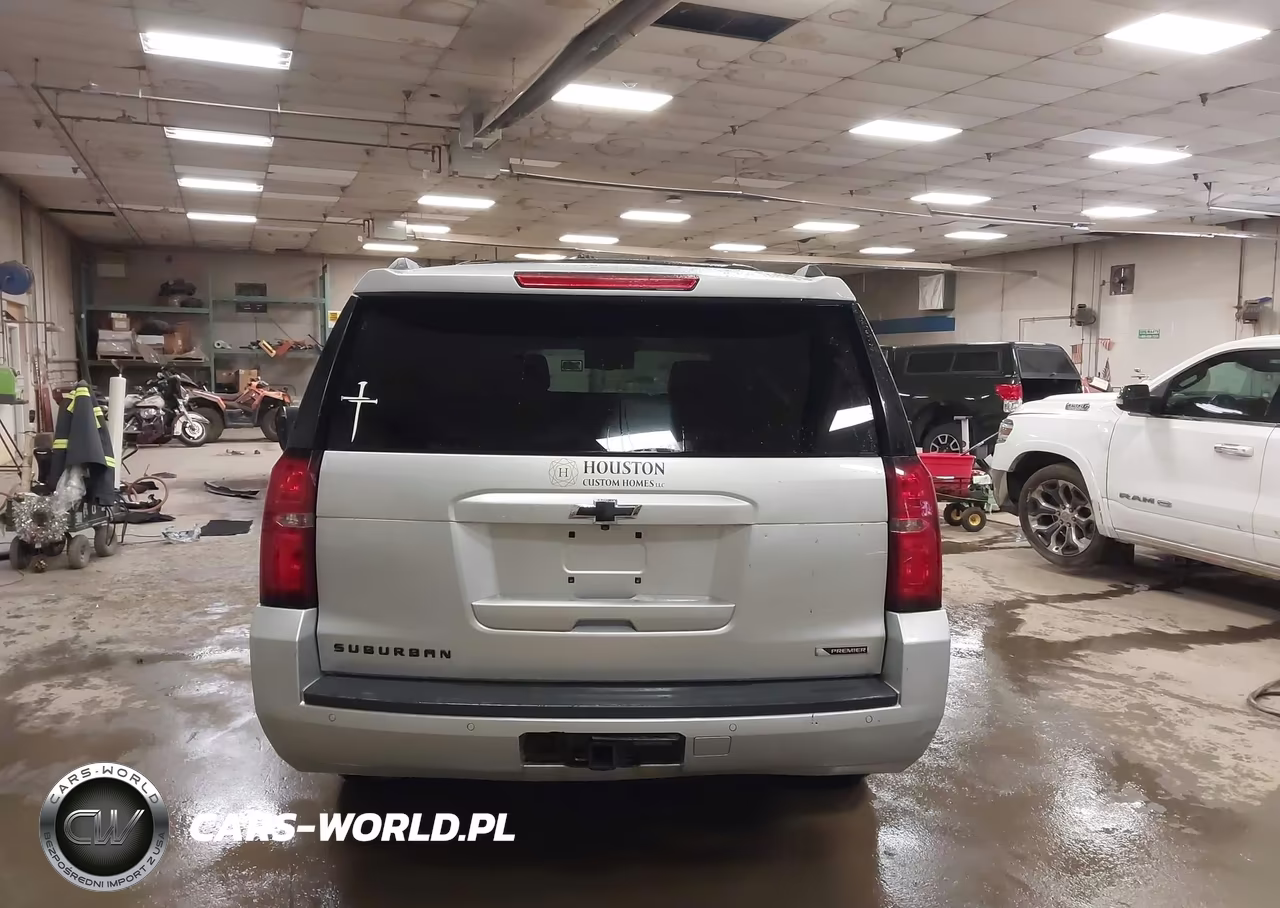2018 Chevrolet Suburban Premier VIN:1GNSKJKC3JR194432 - 16