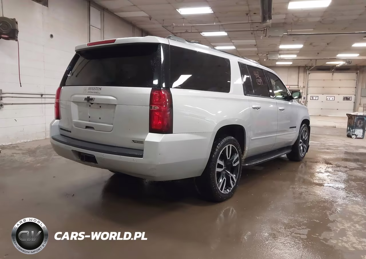 2018 Chevrolet Suburban Premier VIN:1GNSKJKC3JR194432 - 4